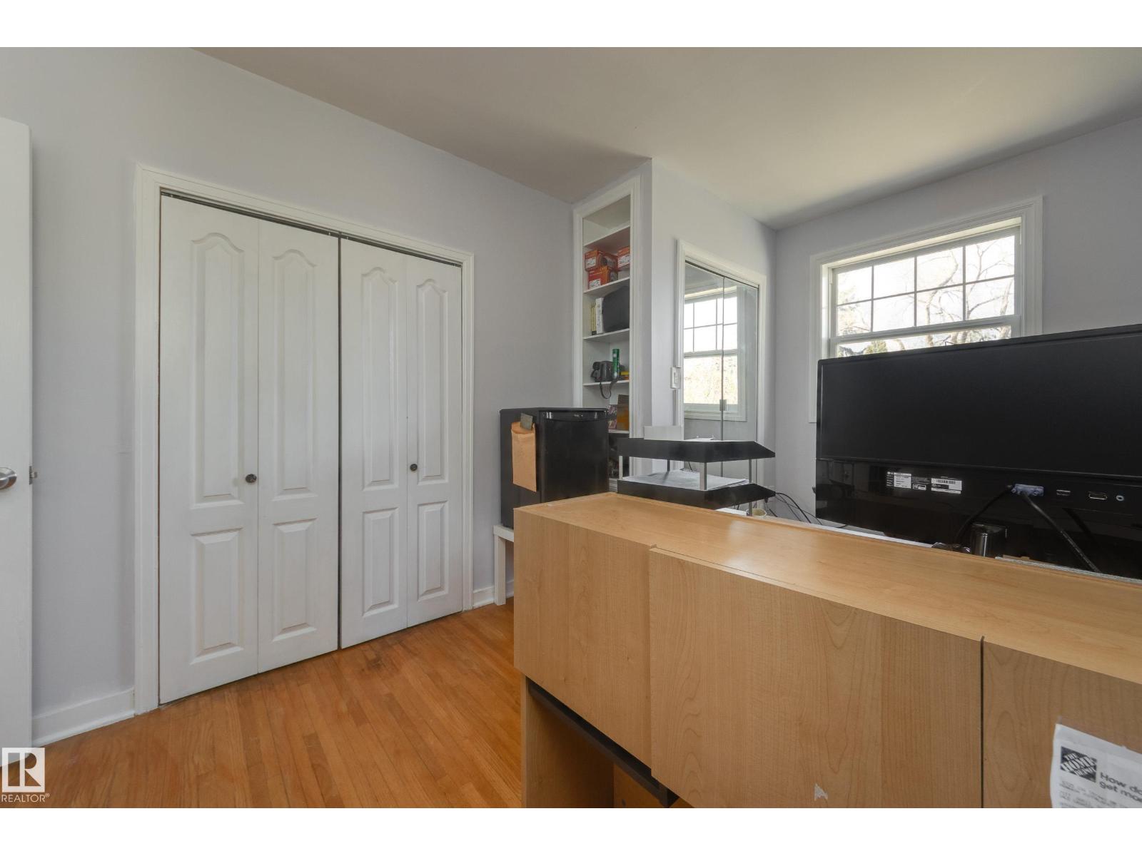 11516 72 AV NW - 24