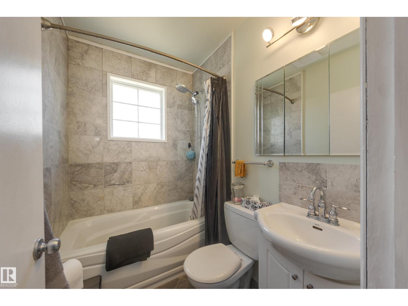11516 72 AV NW - 28