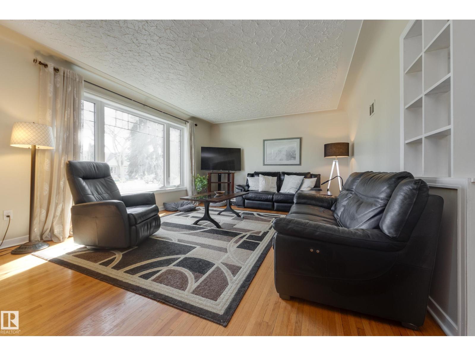 11516 72 AV NW - 3