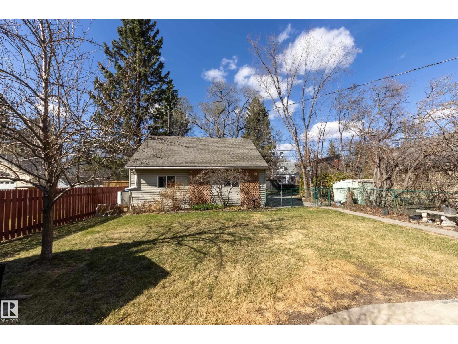 11516 72 AV NW - 35