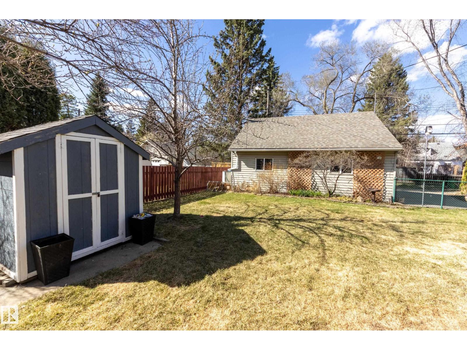 11516 72 AV NW - 36