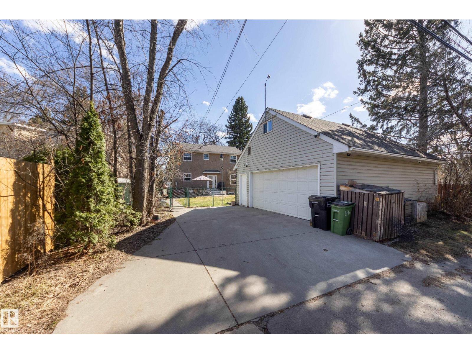 11516 72 AV NW - 39