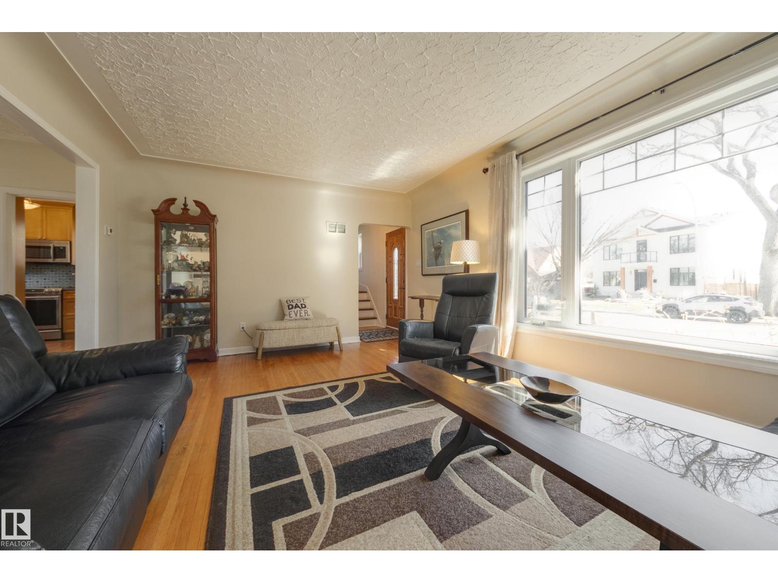 11516 72 AV NW - 5