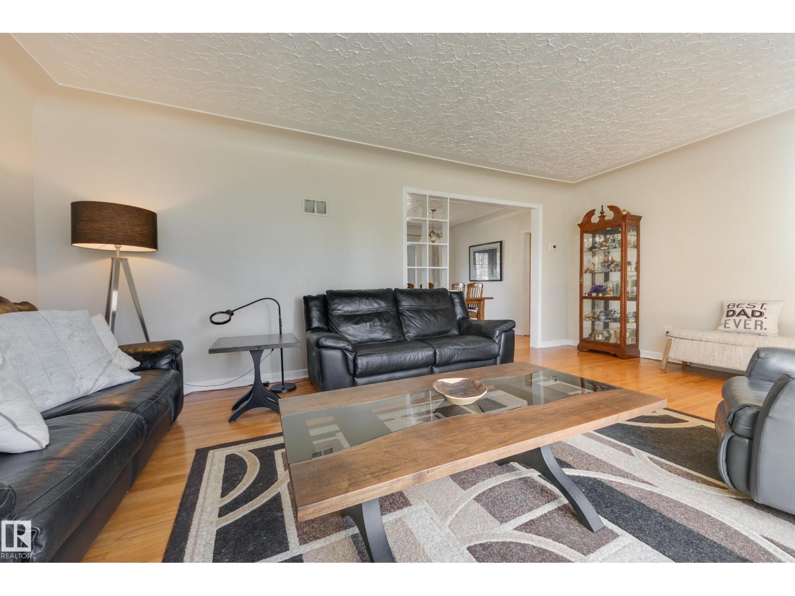 11516 72 AV NW - 6