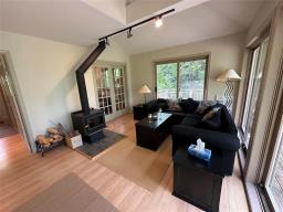 8 Bella Dan Avenue, Victoria Beach, MB R0E2C0 Photo 17