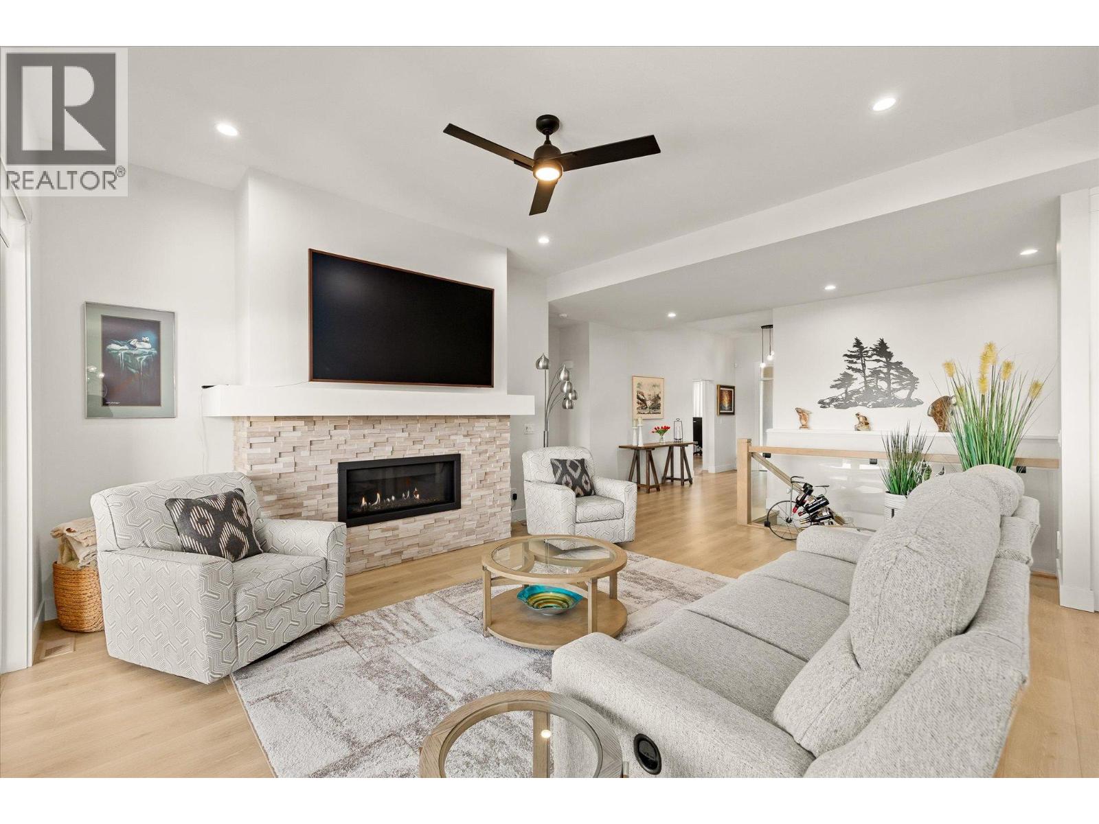 #13 796 Kuipers Crescent - 21