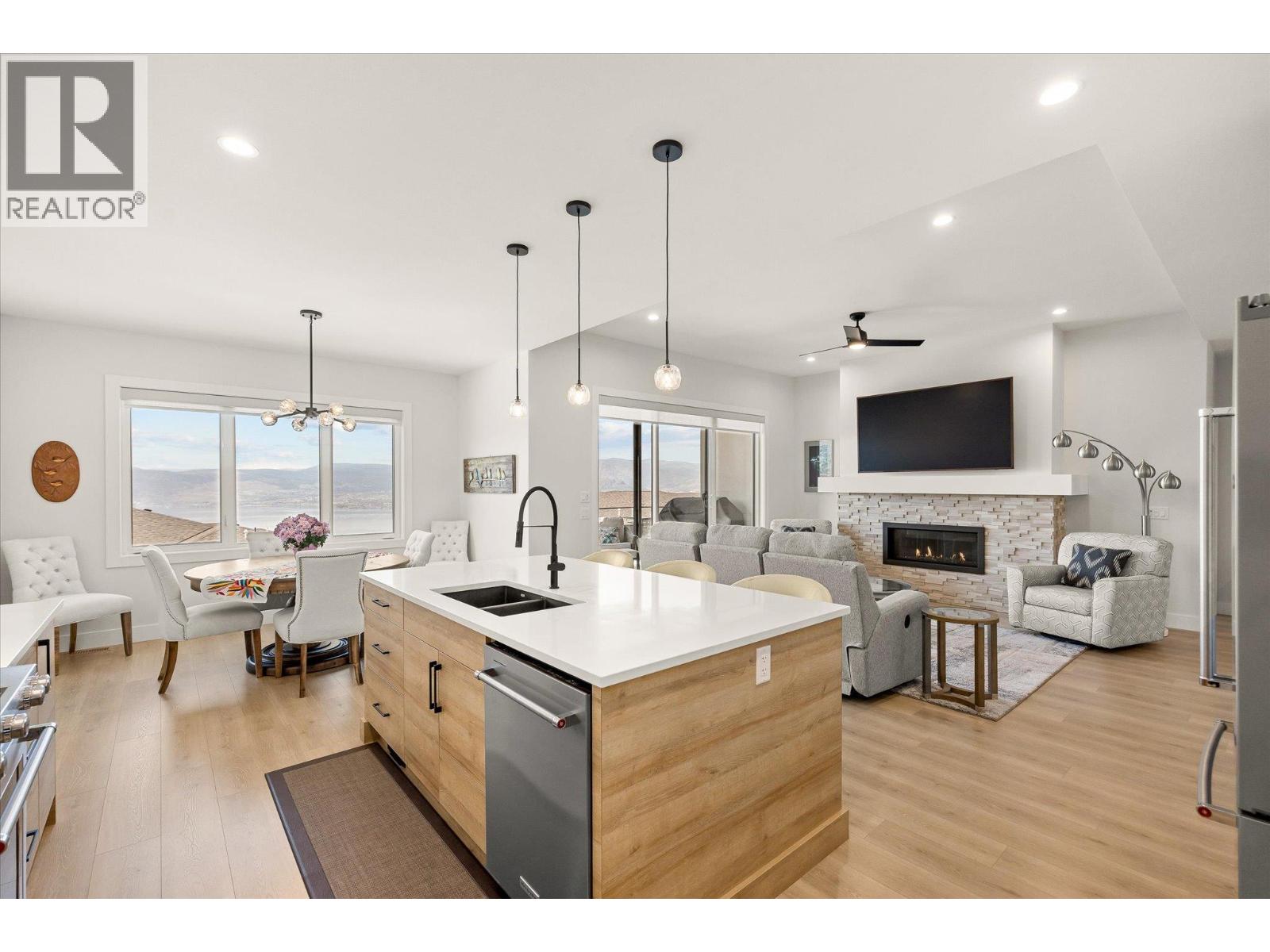#13 796 Kuipers Crescent - 27