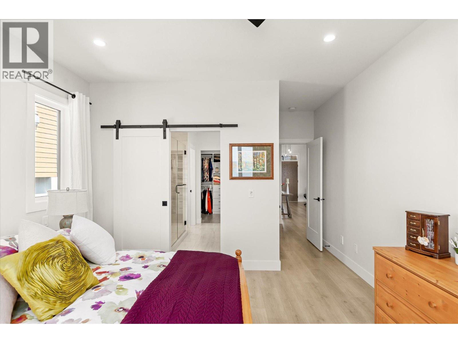 #13 796 Kuipers Crescent - 40