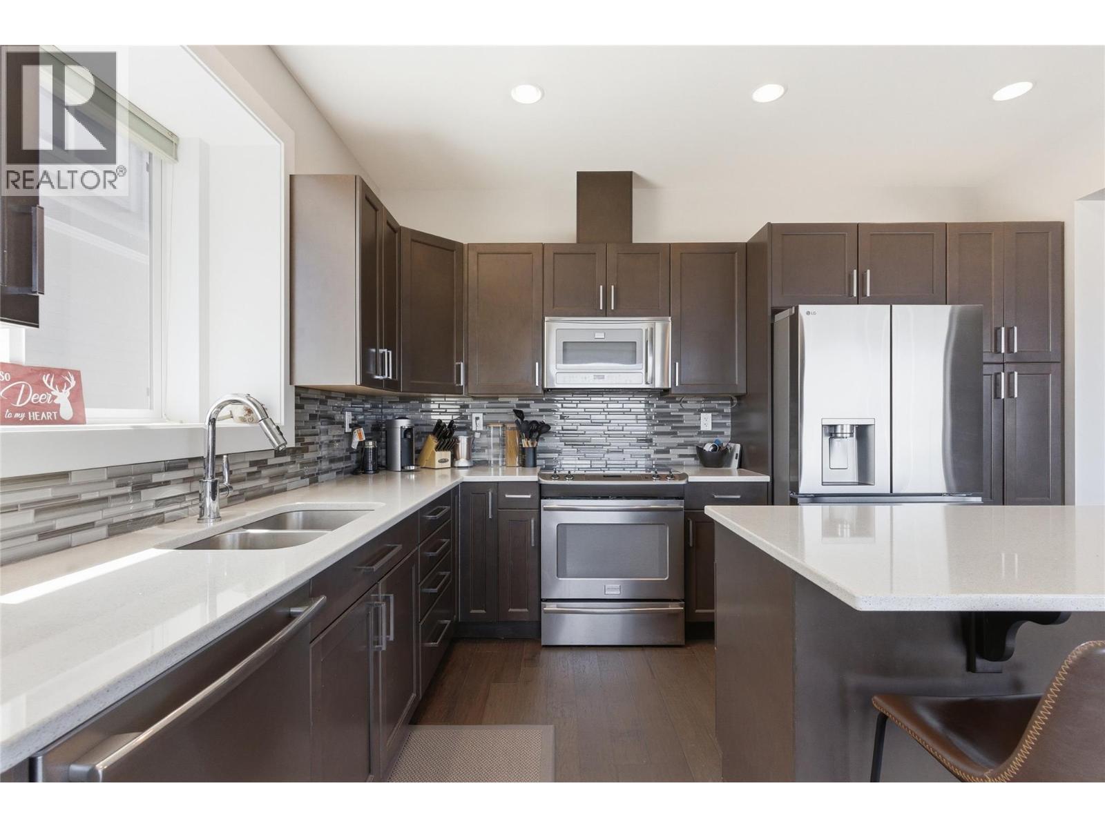 2244 Crosshill Drive - 24