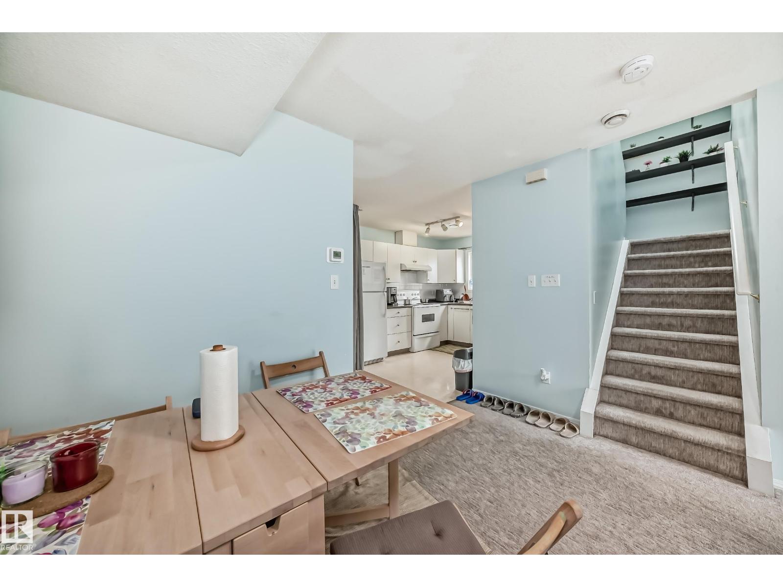 10711A 95 ST NW, Edmonton
