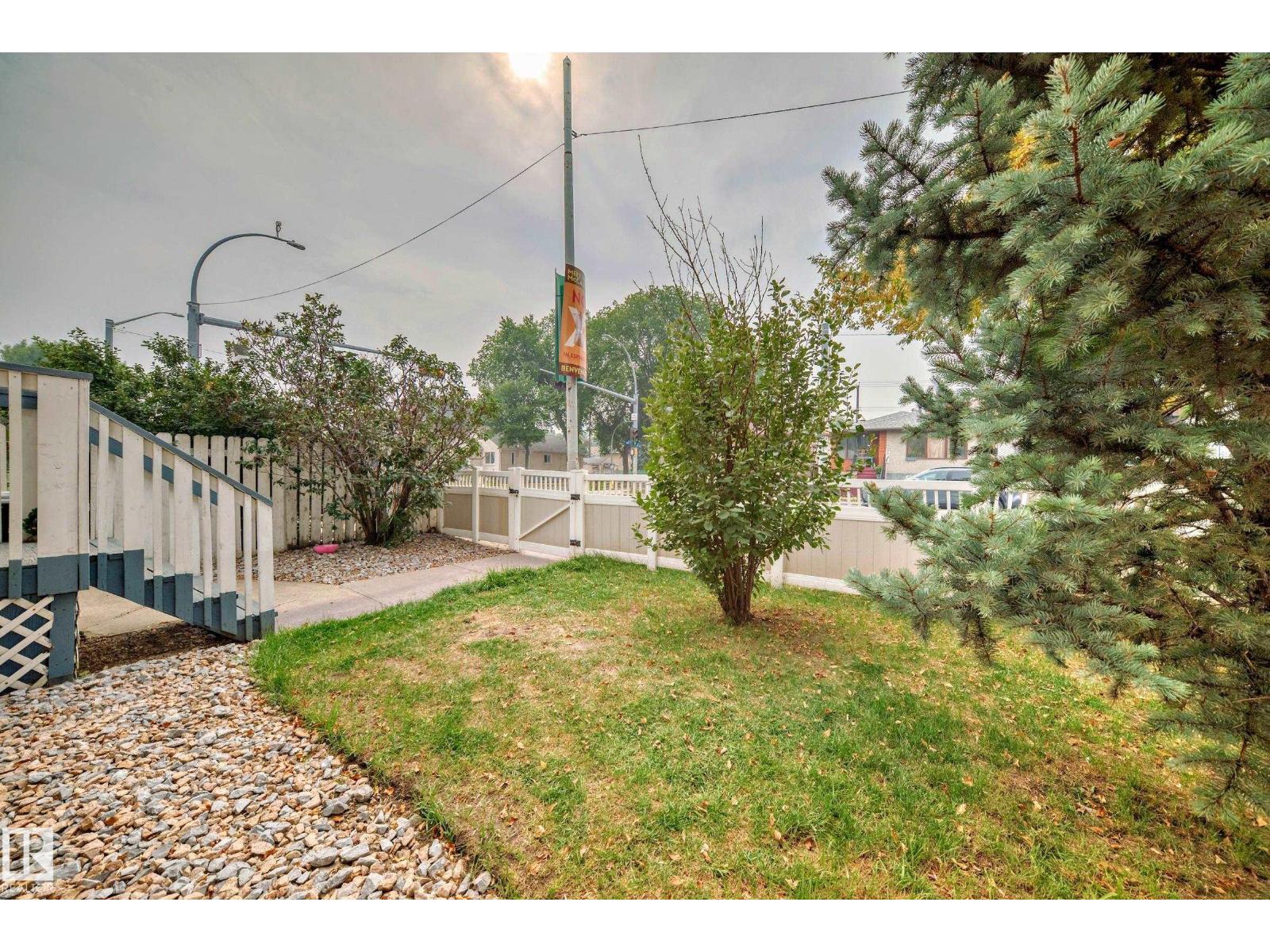10711A 95 ST NW, Edmonton