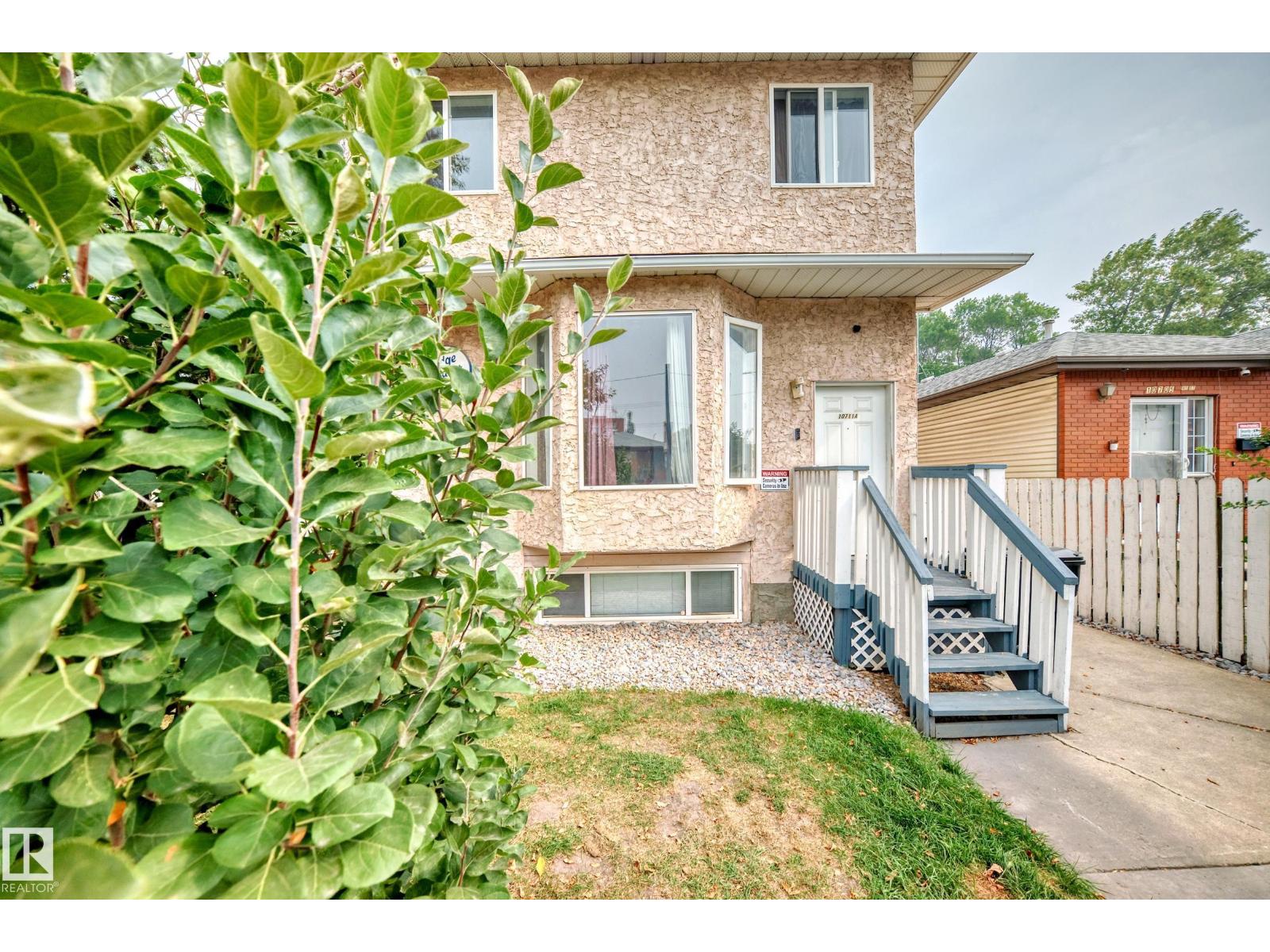 10711A 95 ST NW, Edmonton