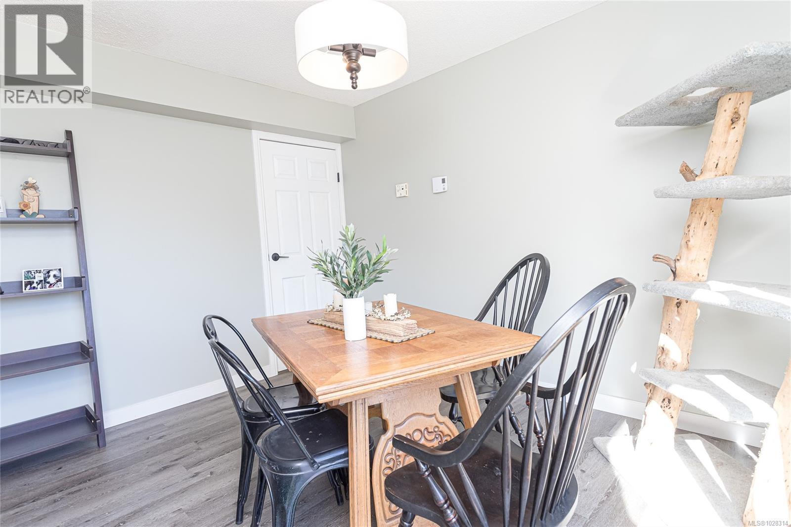 9265 Chemainus Rd - 10