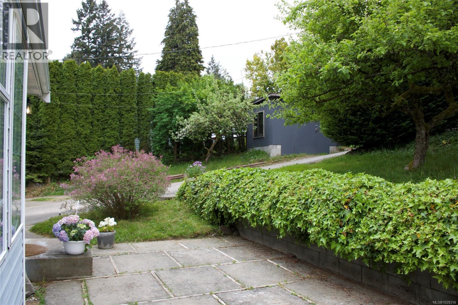 9265 Chemainus Rd - 35