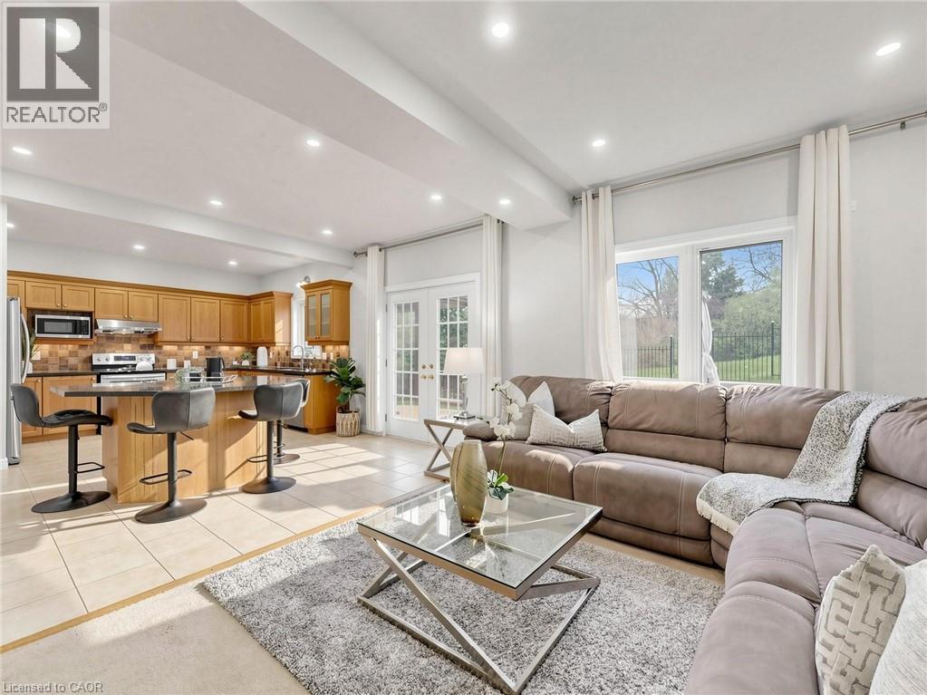 70 DOON MILLS Drive, Kitchener, Ontario, N2P2S3 — Photo 12