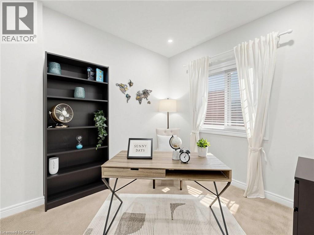 70 DOON MILLS Drive, Kitchener, Ontario, N2P2S3 — Photo 17