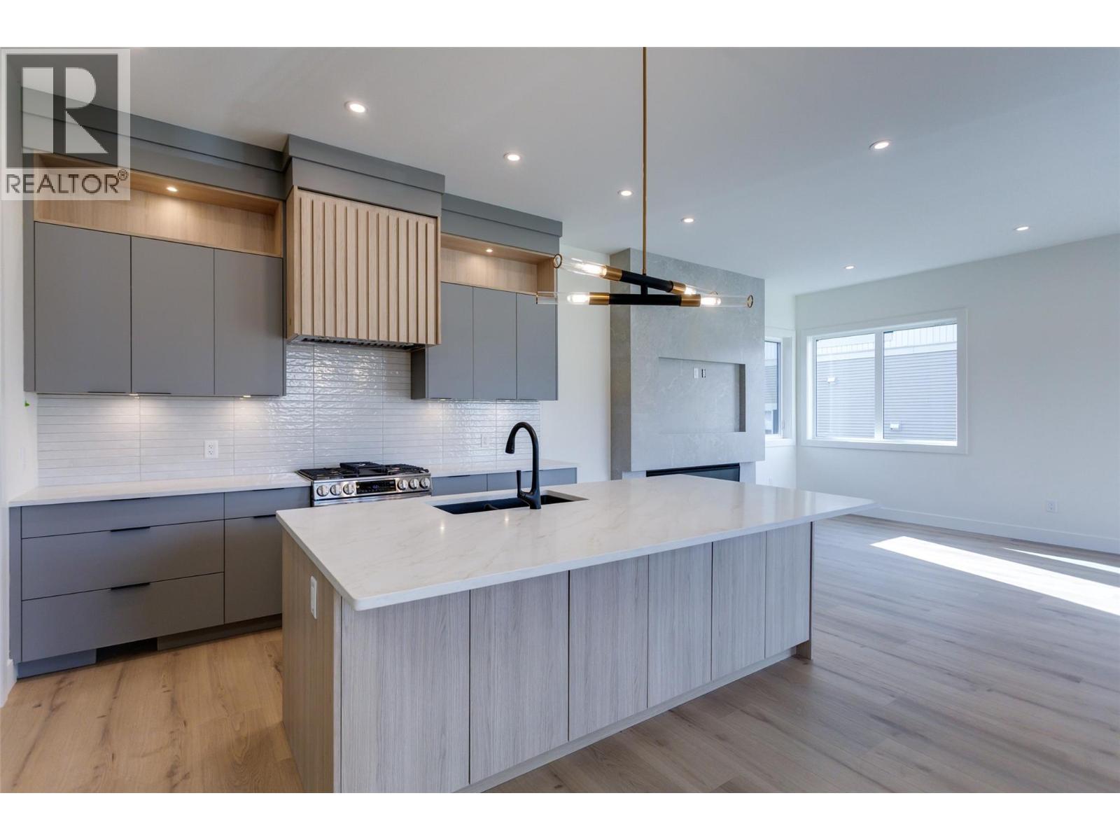 970 Lawson Avenue Unit# 4, Kelowna