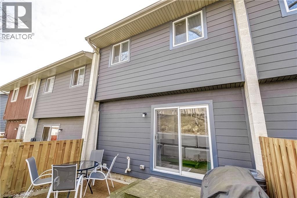 #18 135 CHALMERS Street S - 31