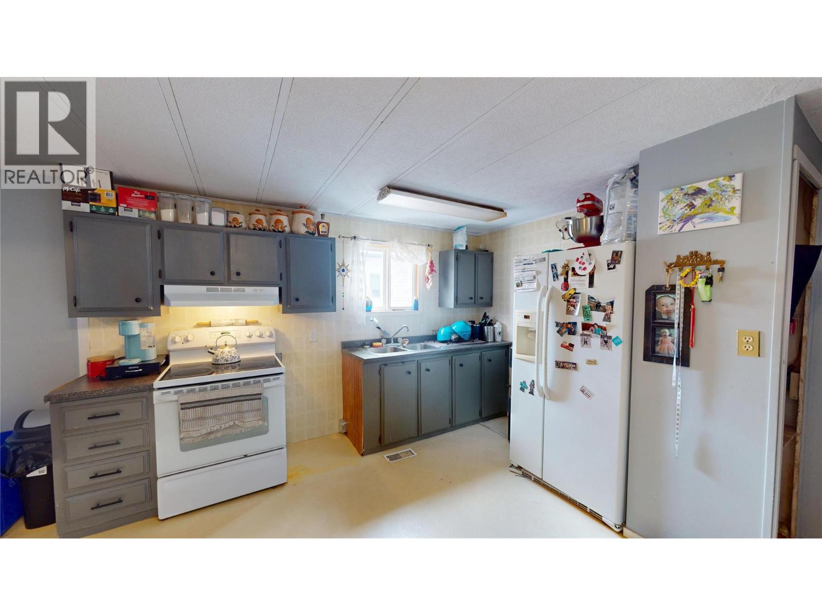 1800 Kokanee Crescent N - 11