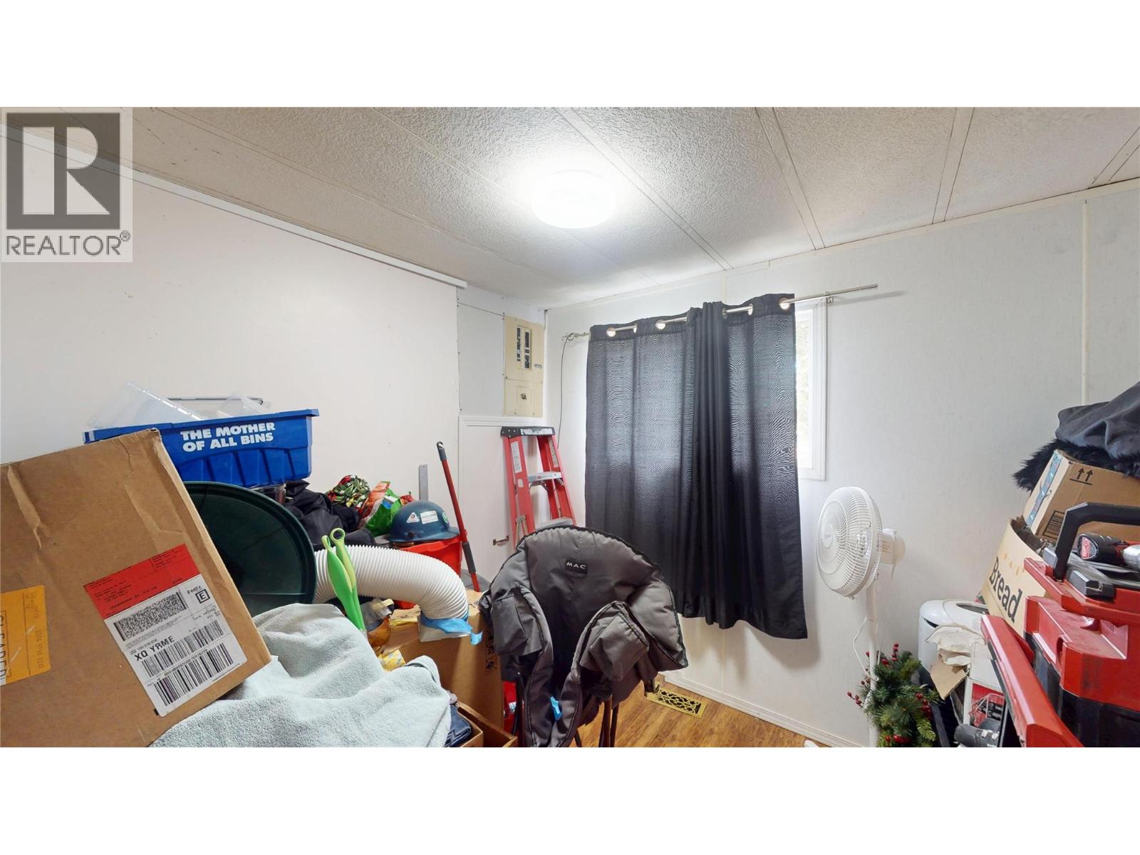 1800 Kokanee Crescent N - 22