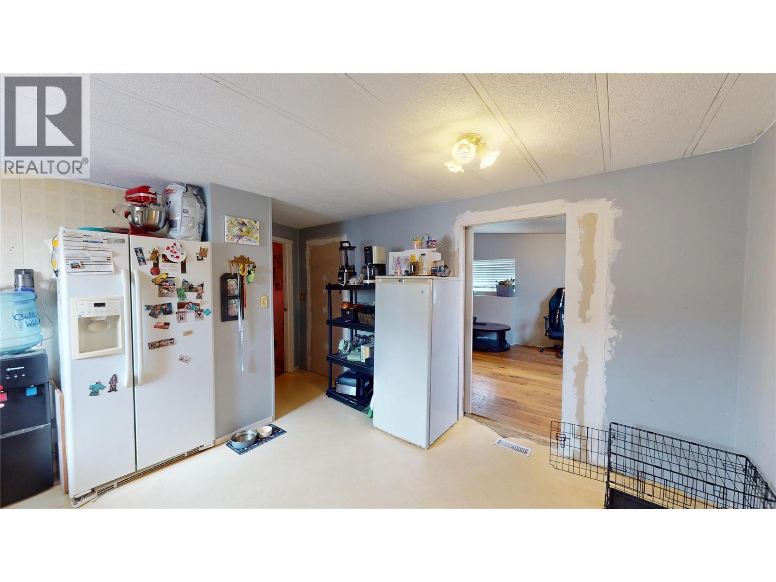 1800 Kokanee Crescent N - 12