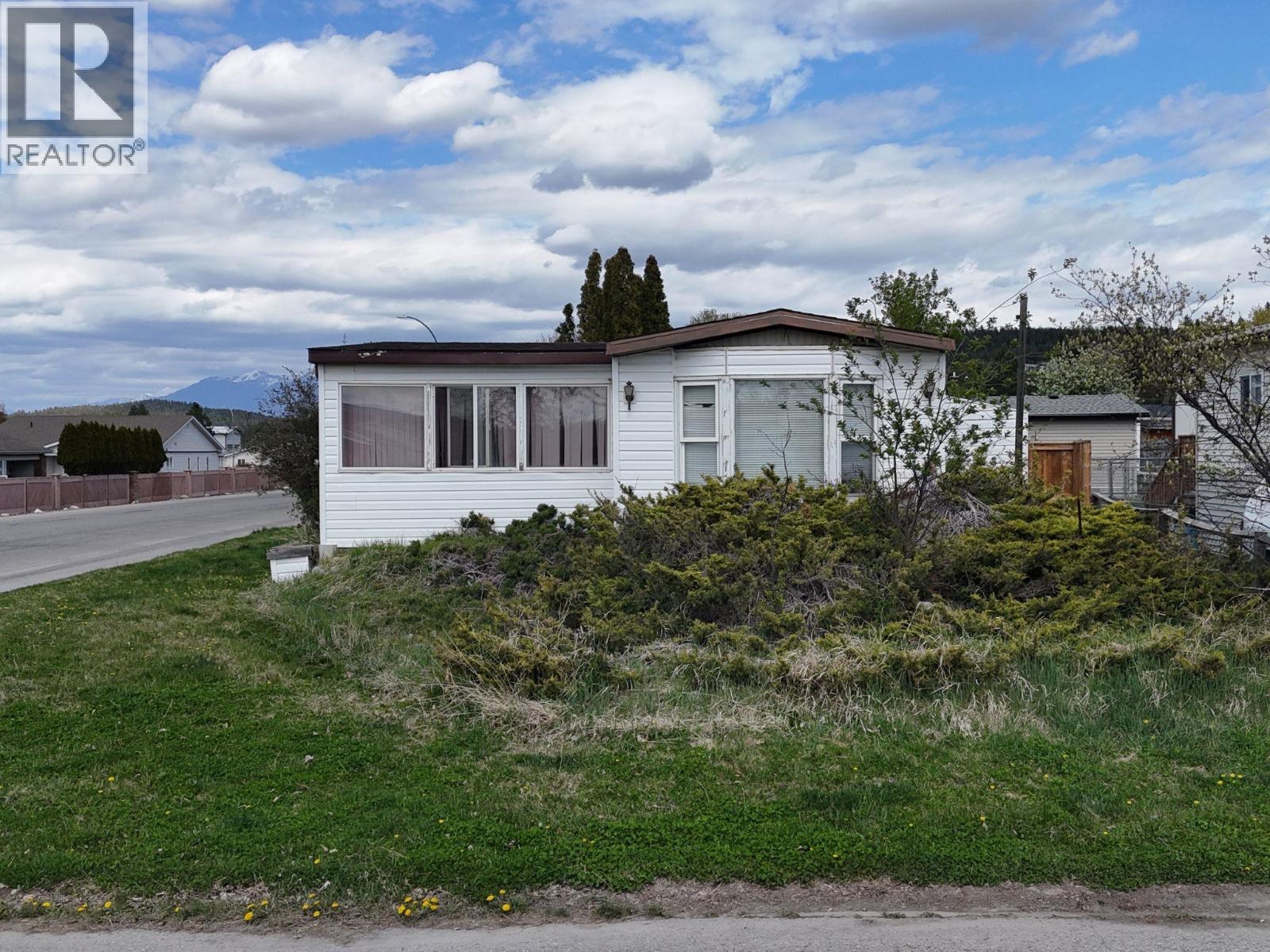 1800 Kokanee Crescent N - 1