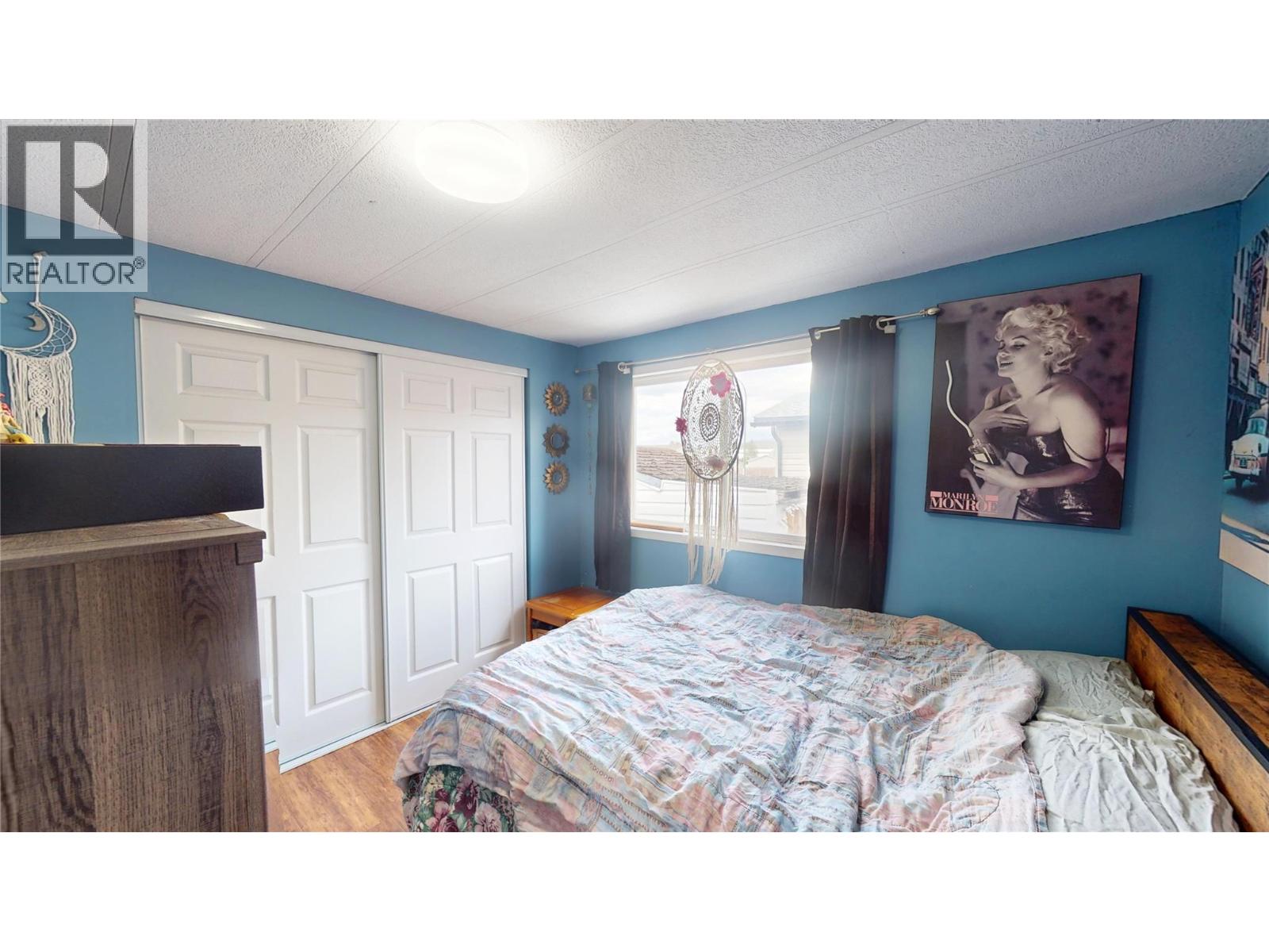 1800 Kokanee Crescent N - 18