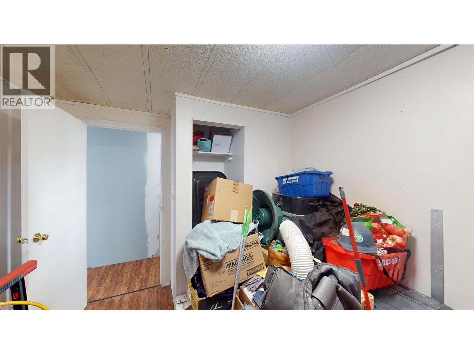1800 Kokanee Crescent N - 23