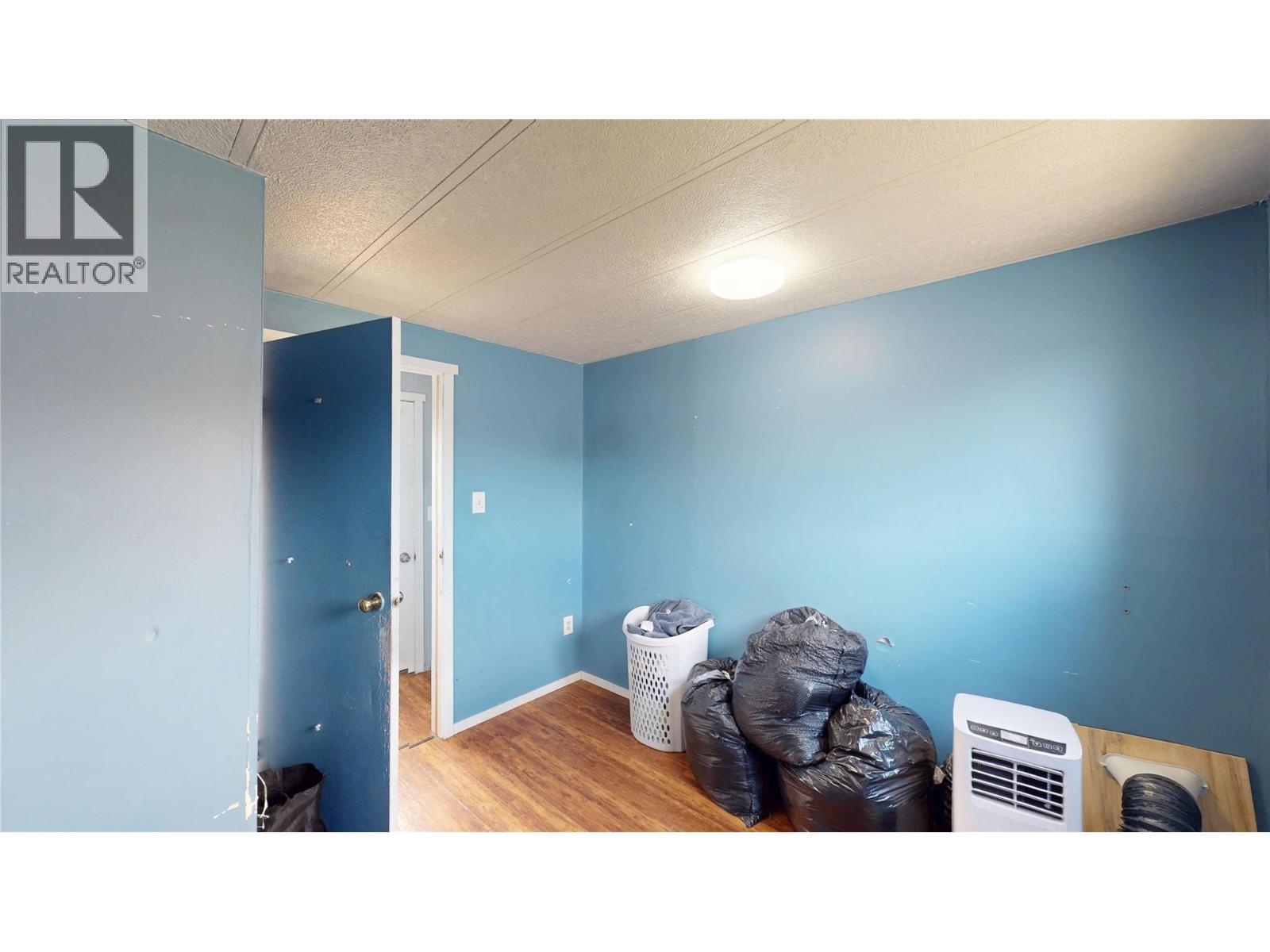 1800 Kokanee Crescent N - 21