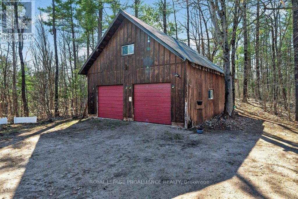 1205 HEAD ROAD - 33