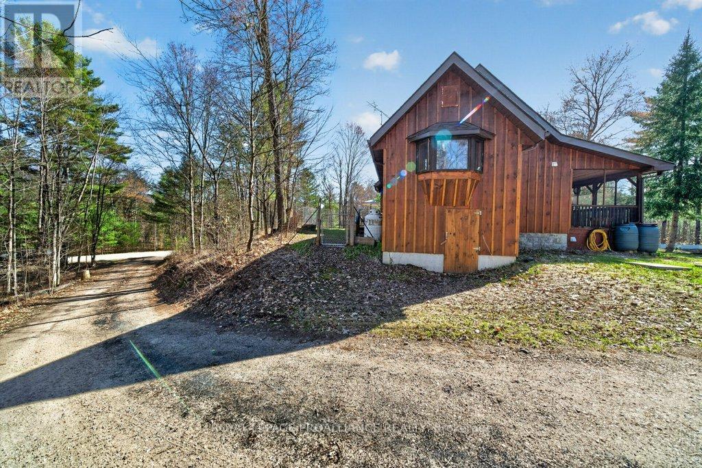1205 HEAD ROAD - 37
