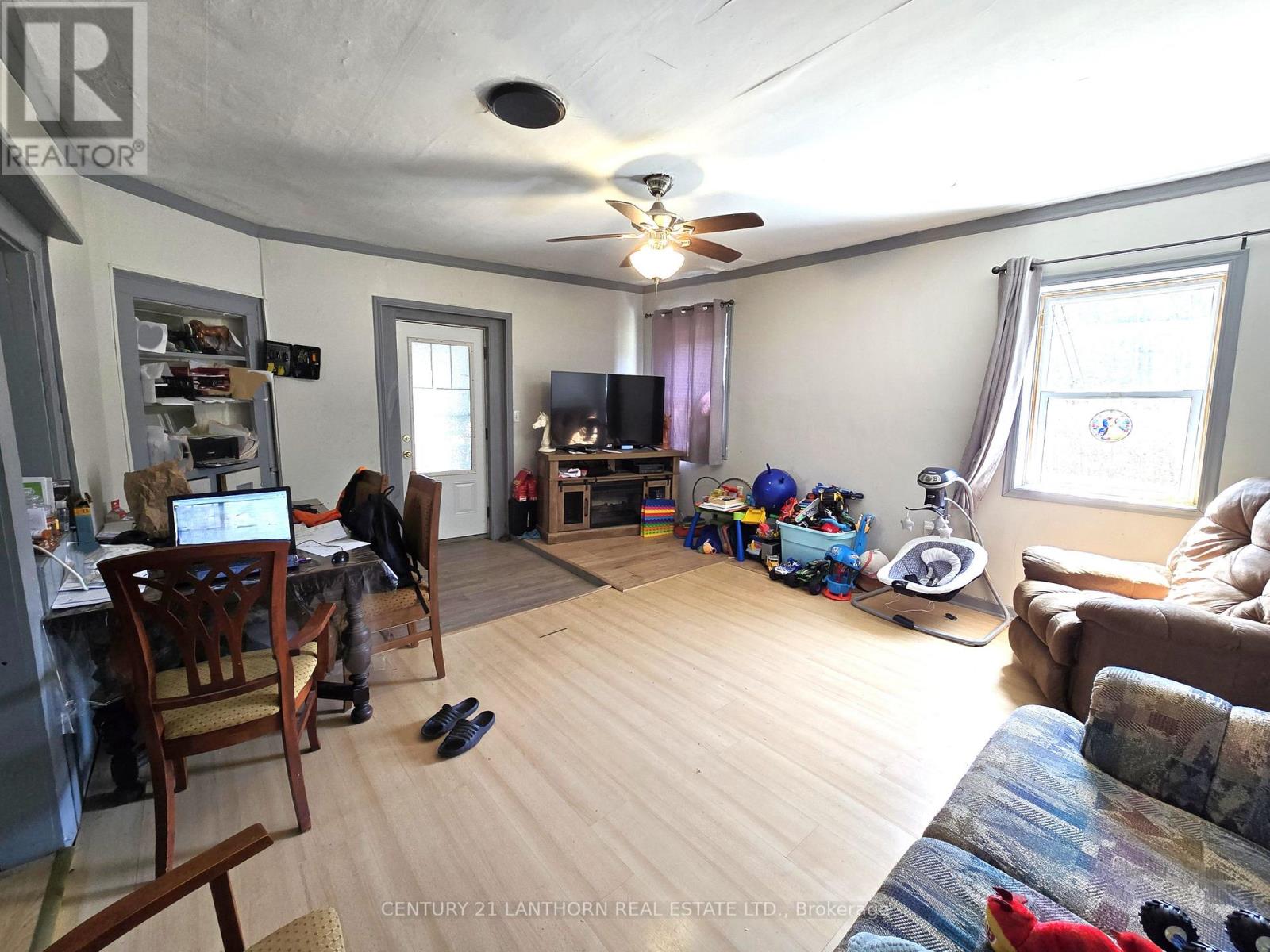 476 SMITH ROAD - 15