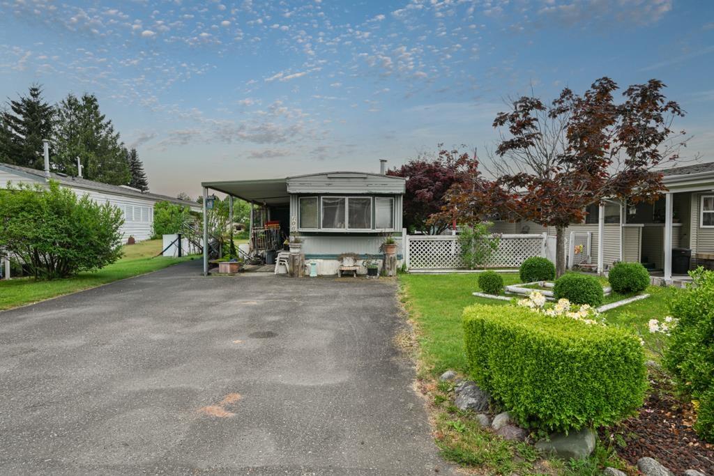 106 45640 WATSON ROAD, Garrison Crossing