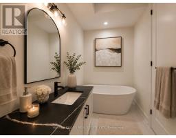 3 Innes Avenue, Toronto, ON M6E0B2 Photo 9