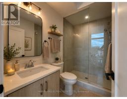 3 Innes Avenue, Toronto, ON M6E0B2 Photo 11