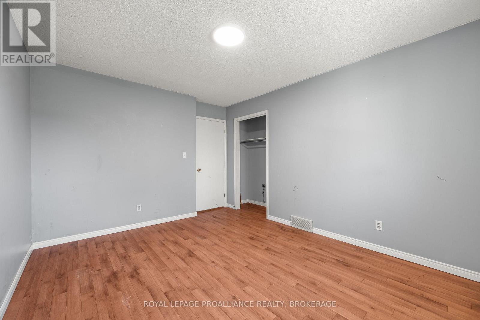 139 DAUPHIN AVENUE - 33
