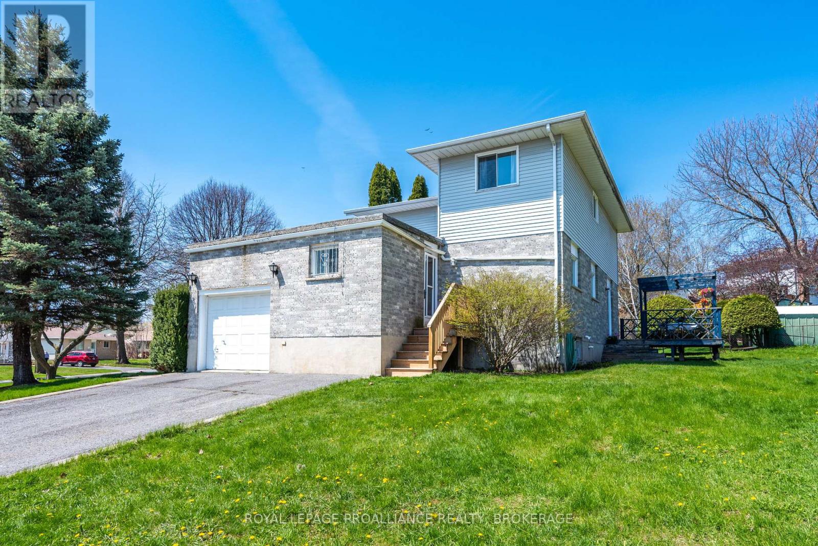 139 DAUPHIN AVENUE - 4