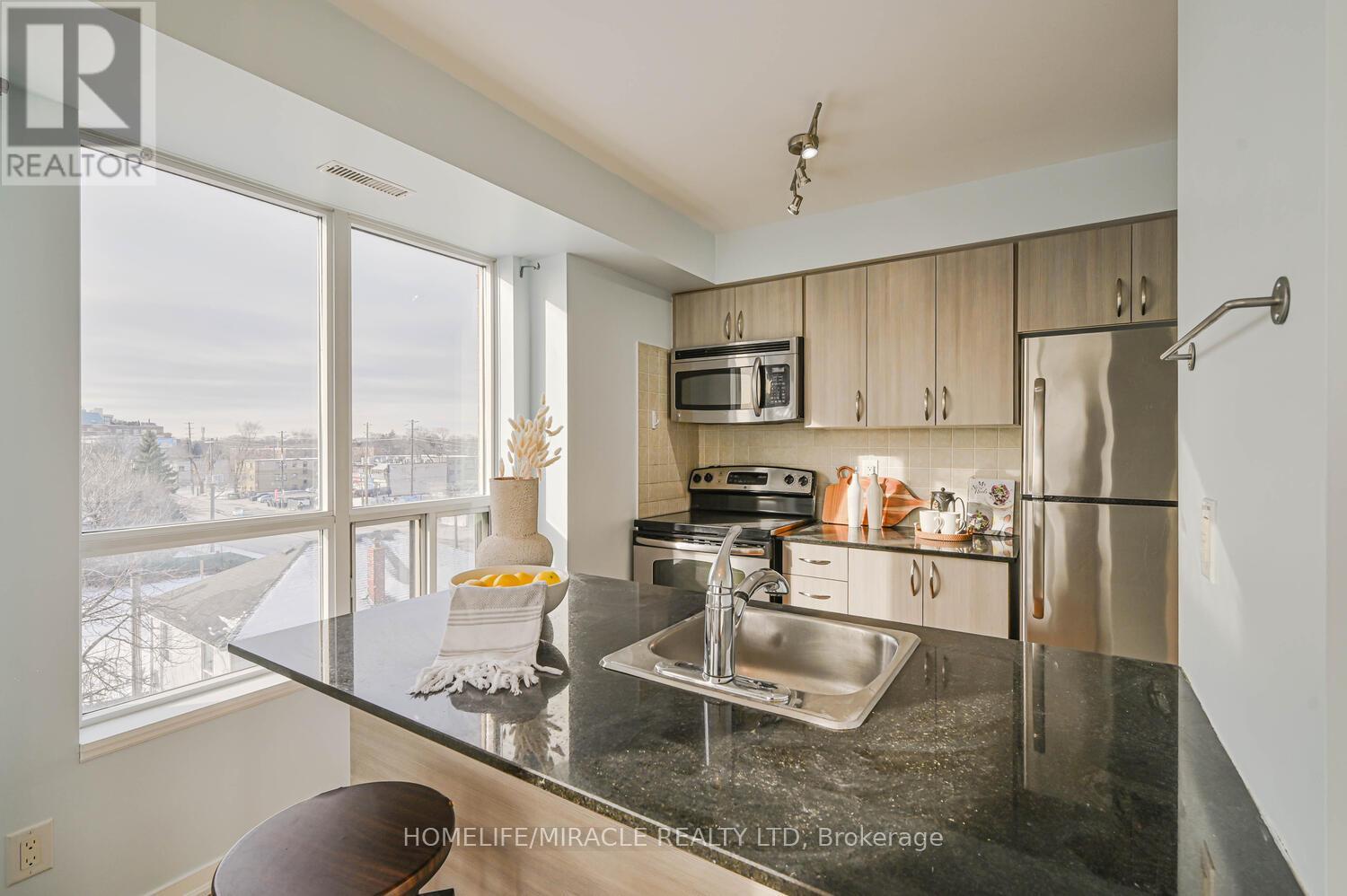 #608 801 SHEPPARD AVENUE W - 14