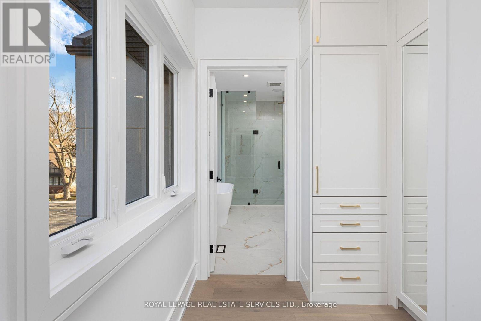 1352 MOUNT PLEASANT ROAD - 26