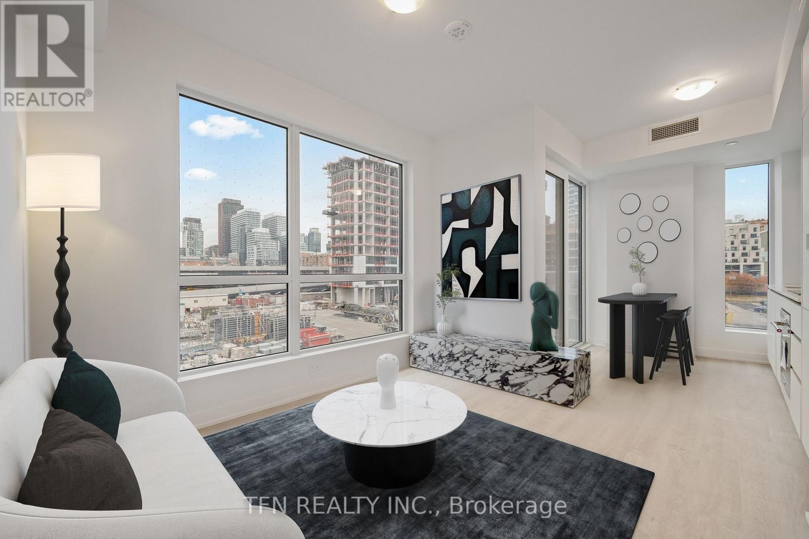 Listing photo of 306 - 15 RICHARDSON STREET