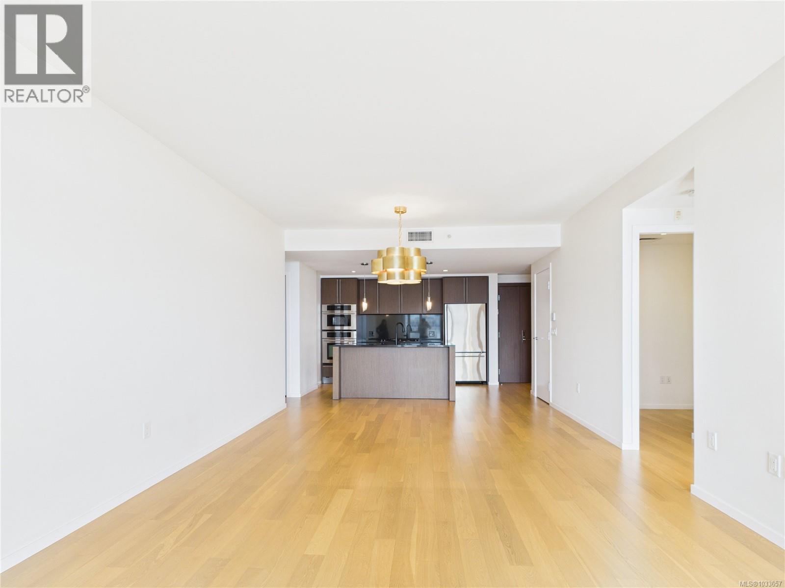 #208 100 Saghalie Rd - 2