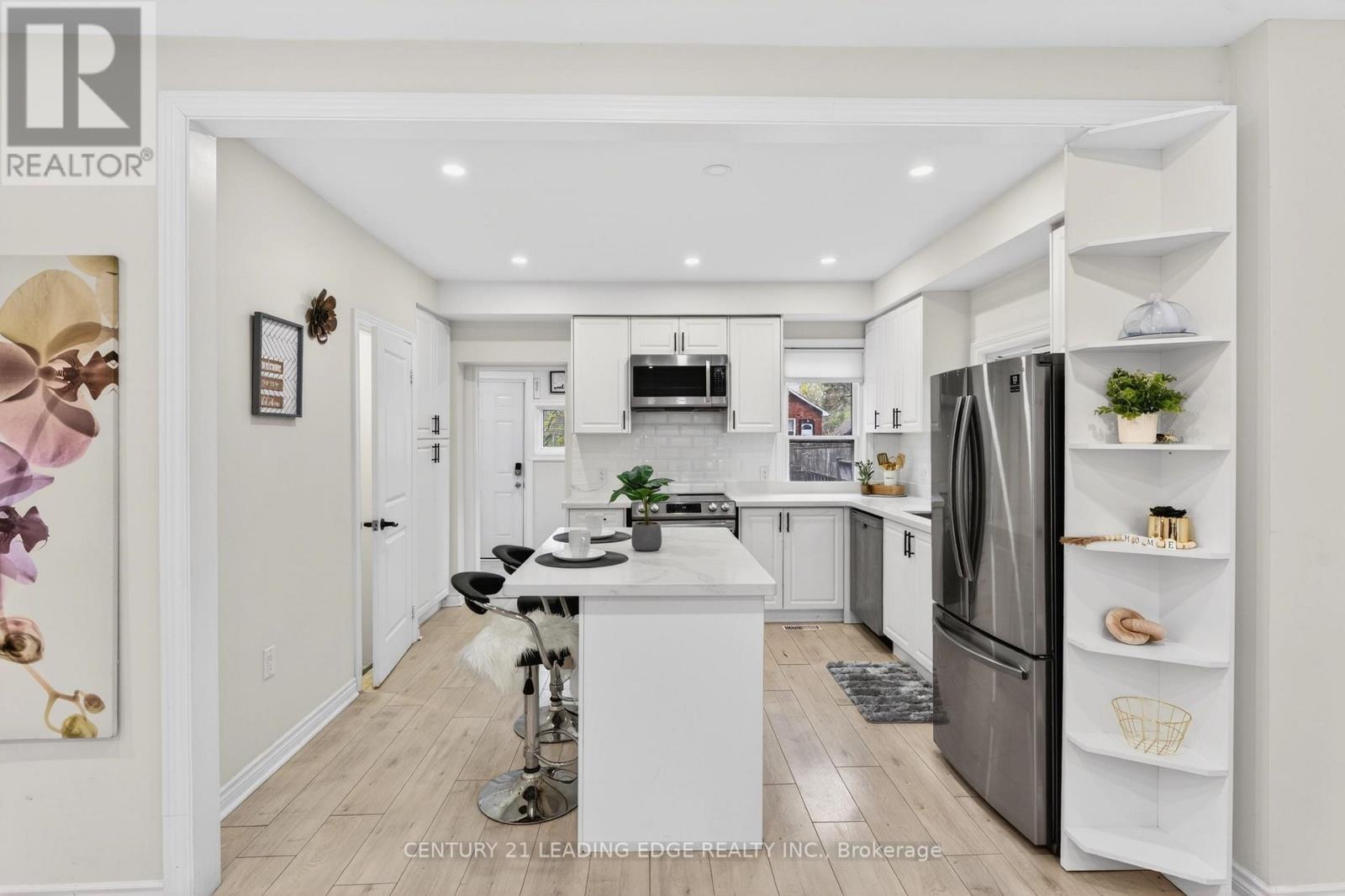 90 PARK ROAD S - 13