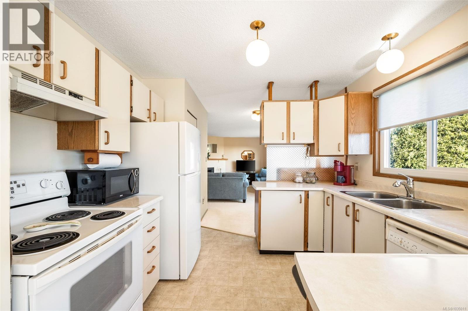 244 Tahoe Ave - 4