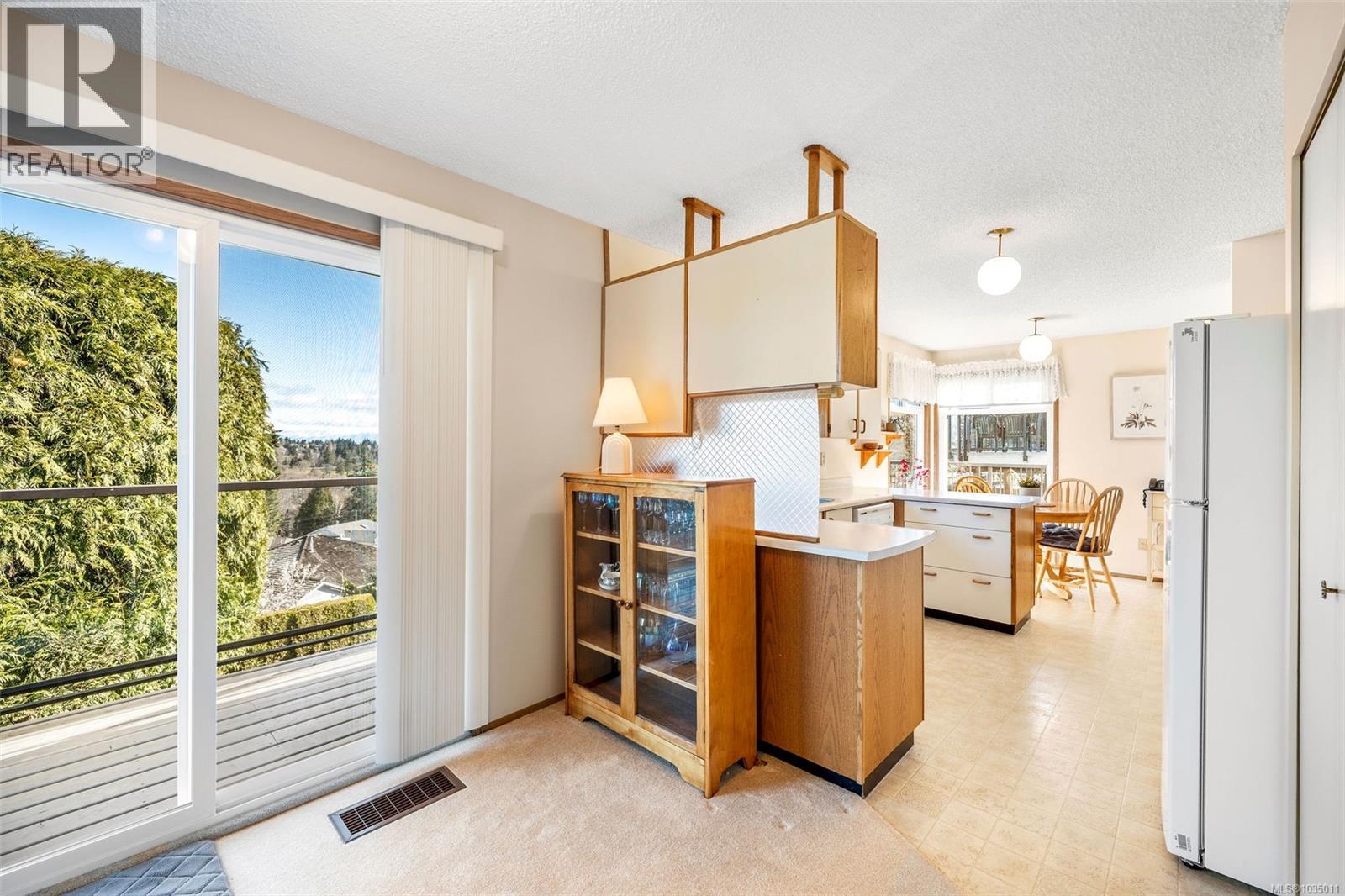 244 Tahoe Ave - 9