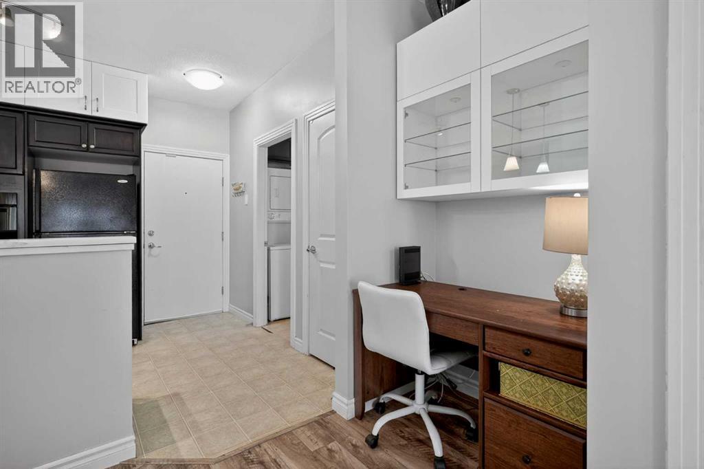 #104 60 Royal Oak Plaza NW - 11