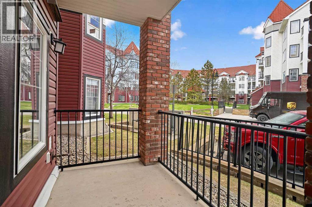 #104 60 Royal Oak Plaza NW - 15