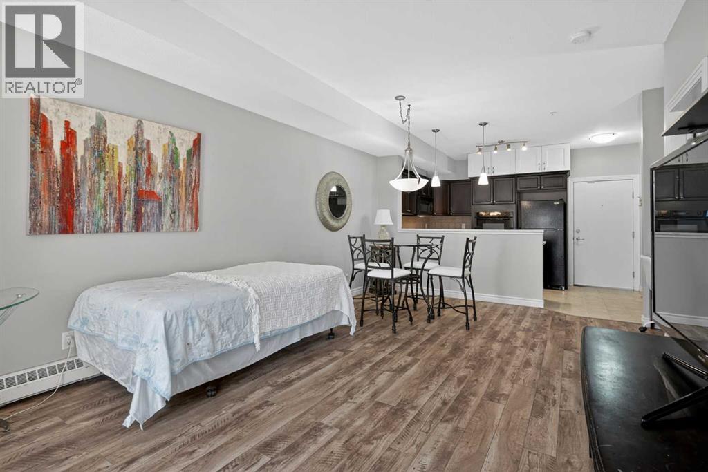 #104 60 Royal Oak Plaza NW - 17