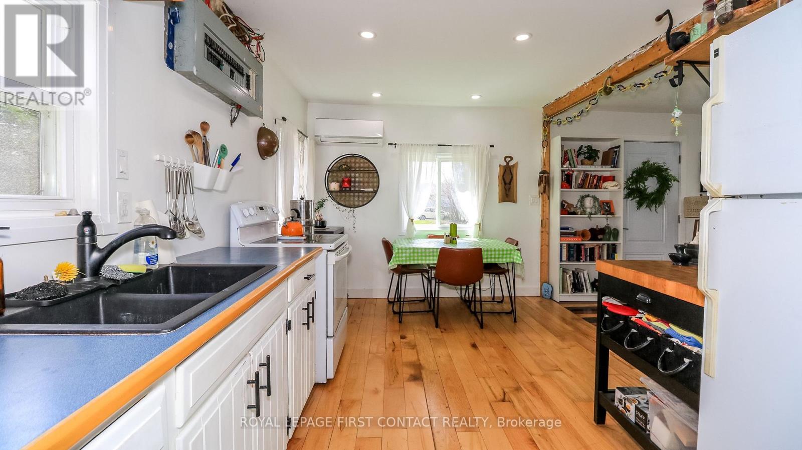 8332 MAIN STREET - 15