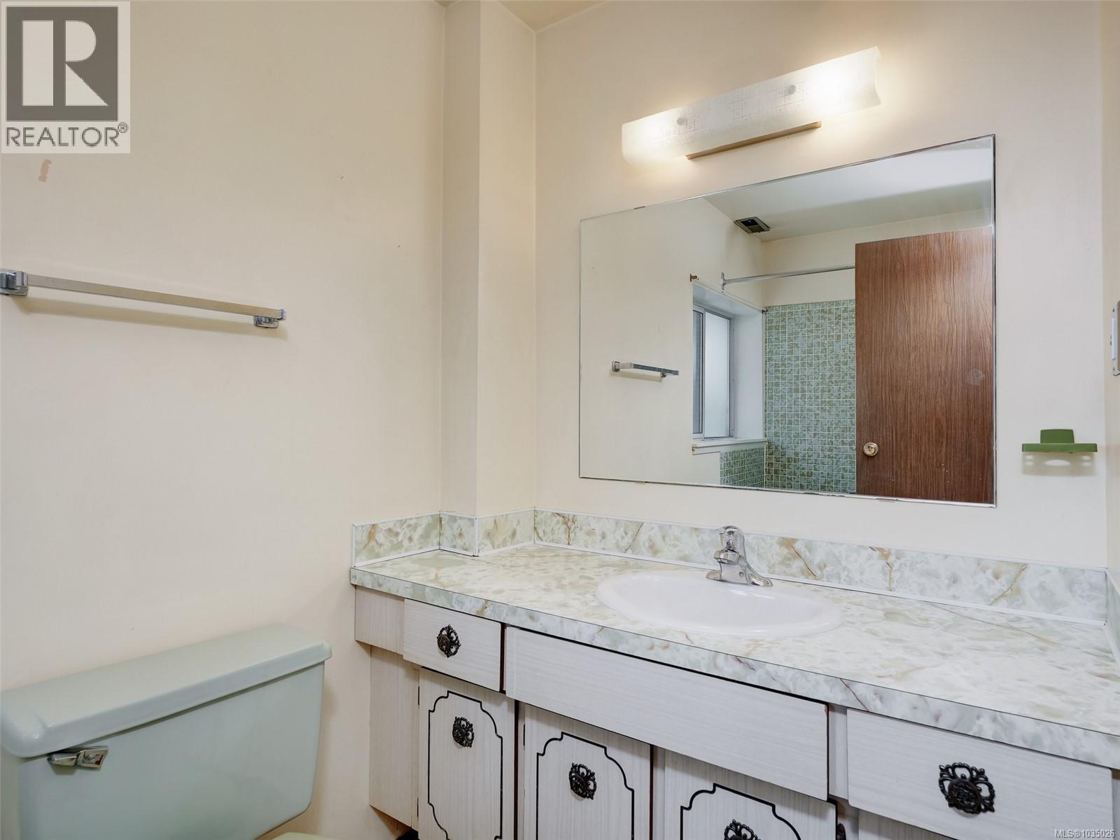 3131 Yew St - 14