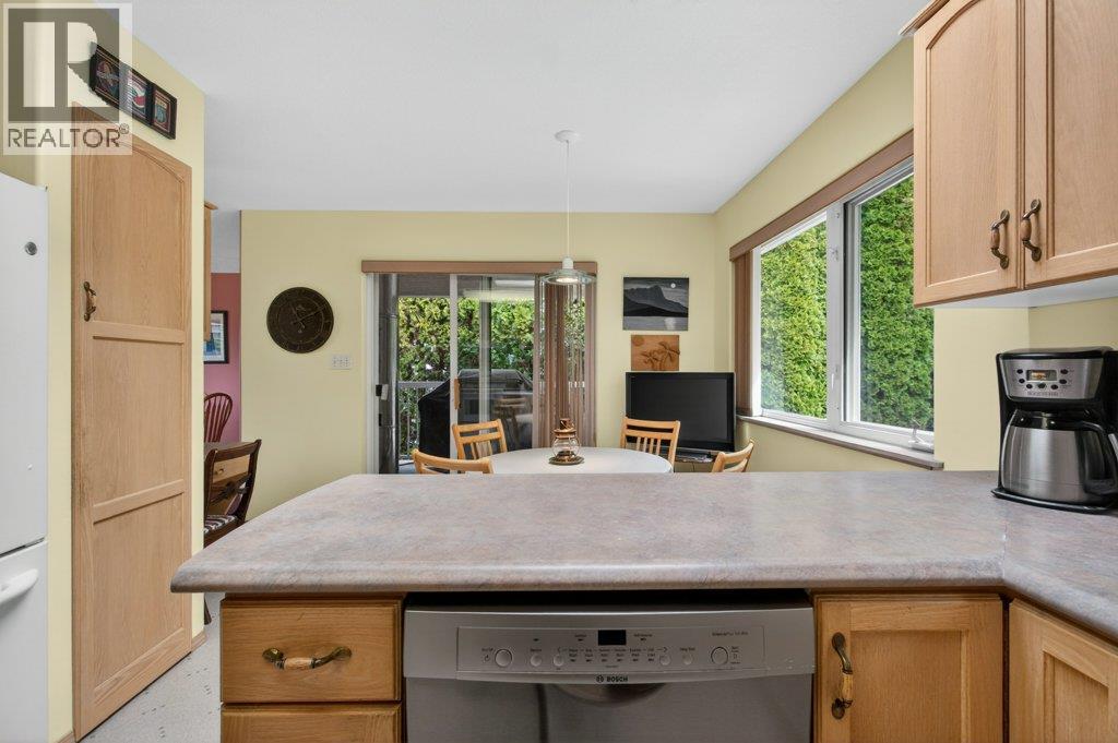 416 27 Street SE - 10